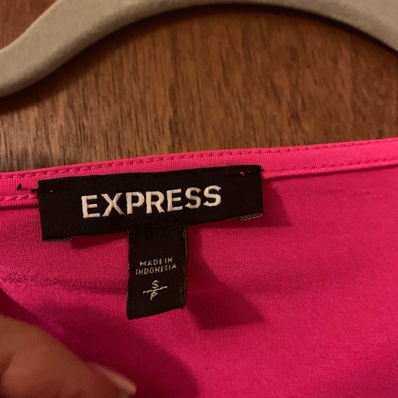 Bright pink top! - Picture 2 of 4